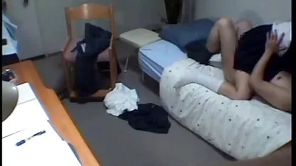 Tori berjalan bokep japan mom vs son intens seks, termasuk seks anal keras